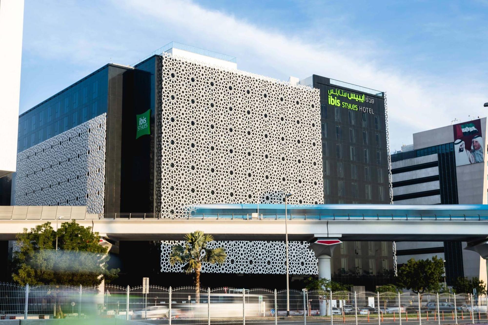 Ibis Styles Dubai Airport Hotel Esterno foto
